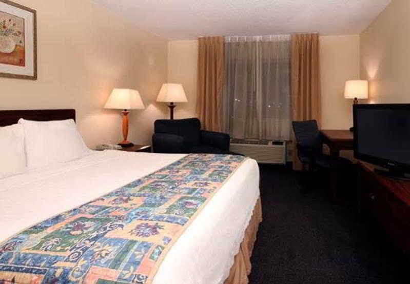 Fairfield Inn By Marriott Warren Niles Exterior foto